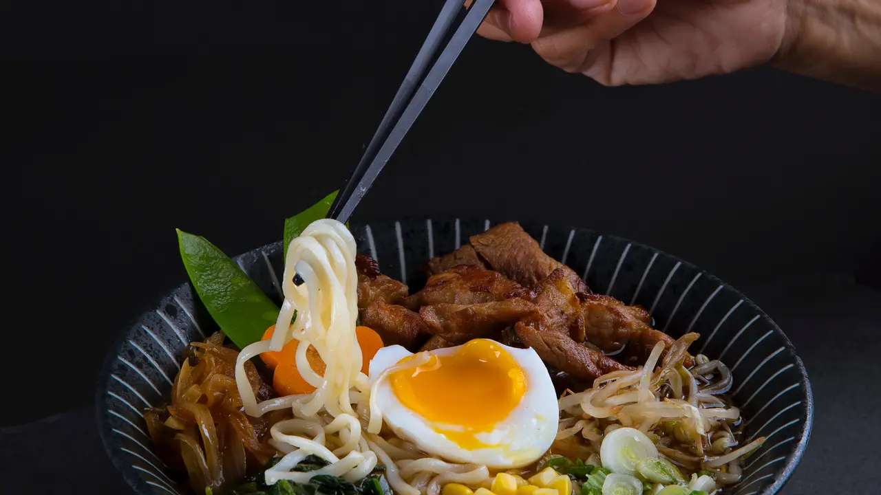 telur ramen