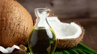 Temukan perawatan rambut yang menutrisi dan memperkuat dari akarnya agar rambut tetap sehat dan kuat. (Sumber: Freepik/jcomp).