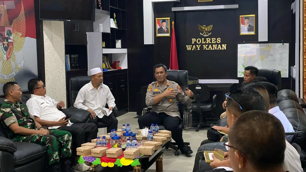 Rapat koordinasi yang dilakukan oleh Polres , Kodim, DPRD dan Pemkab Way Kanan, membahas soal maraknya pungutan liar. Foto : (Istimewa).