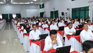 Para tenaga honorer di Kabupaten Bandung mengikuti seleksi P3K di Pusdikpom Cimahi, Senin (16/12/2024). (Dok. Pemkab Bandung).