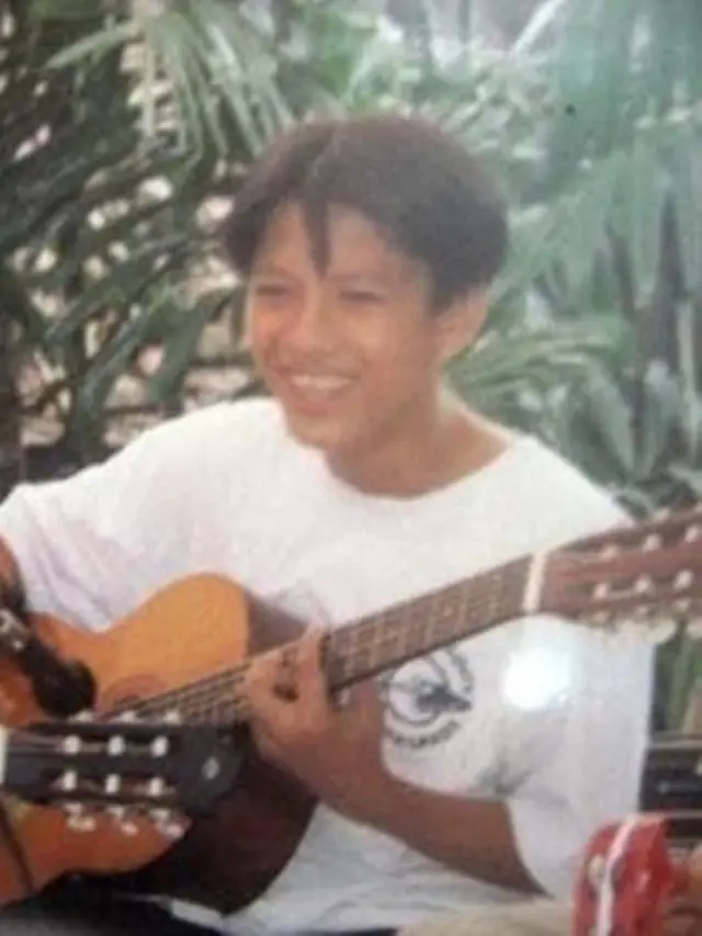 8 Potret Lawas Ariel Noah Ini Bikin Pangling
