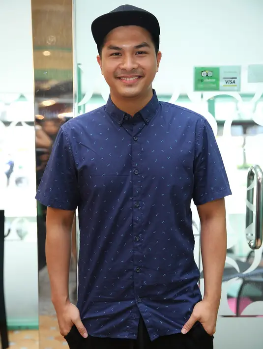 Selain dirasakan oleh Glenn Alinskie, Shivin Narang juga tidak mempermasalahkan kendala bahasanya. Baginya, yang penting adalah bagaimana memunculkan emosionalnya saat di depan kamera. (Bambang E. Ros/Bintang.com)