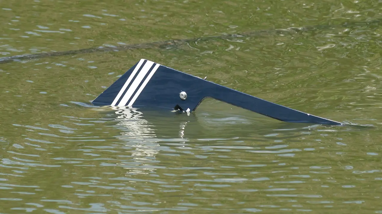 Helikopter Jatuh di Danau Bupetra Depok