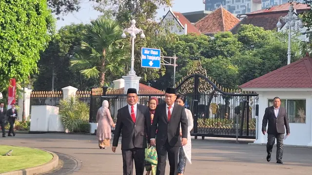 Ketua Umum Relawan Pro Jokowi (ProJo) Budi Arie Setiadi telah tiba di Istana Kepresidenan Jakarta, pukul 08.09 WIB. Rencananya Budi Arie akan dilantik Presiden Jokowi sebagai Menkominfo (Liputan6.com/Lizsa Egaham)