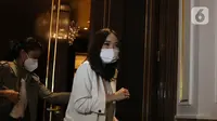 Gisella Anastasia atau Gisel bersiap menggelar jumpa pers di kawasan Gatot Subroto, Jakarta, Rabu (6/1/2021). akhirnya buka suara terkait kasus video syur yang menjerat dirinya bersama dengan Michael Yukinobu De Fretes (MYD). (Liputan6.com/Herman Zakharia)