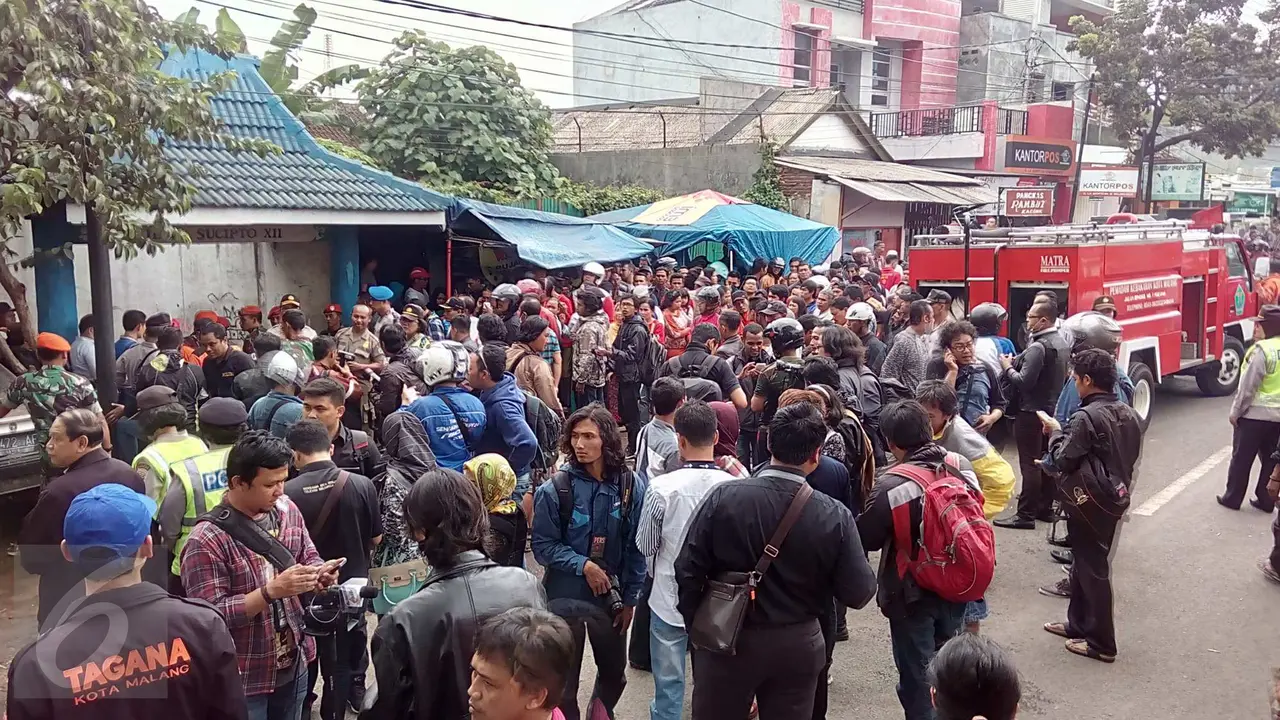 20160210-Pesawat Super Tucano Jatuh Menimpa Rumah Warga