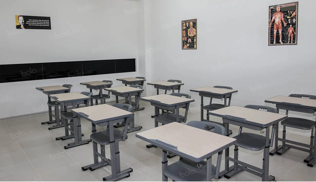 Suasana ruangan kelas dari GOR Jaya Raya. PB Jaya Raya nantinya akan mendidik sekitar 132 atlet bulutangkis dengan 10 ruangan kelas dan 50 kamar tidur. (Bola.com/Vitalis Yogi Trisna)