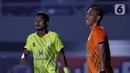 Pemain Barito Putra Bagas Kaffa saat melawan PSIS Semarang  pada laga Piala Menpora di Stadion Manahan, Solo, Minggu (21/3/2021). Pertandingan berakhir dengan skor 3-3. (Bola.com/M Iqbal Ichsan)