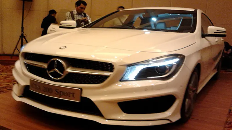 Mercedes Benz CLA 200