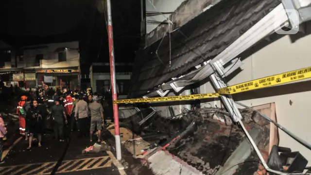 Kondisi MTsN 19 Roboh Diterjang Banjir, 3 Siswa Tewas