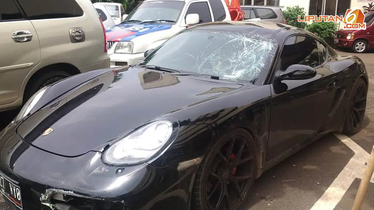 porche-tabrak-3-131215b.jpg