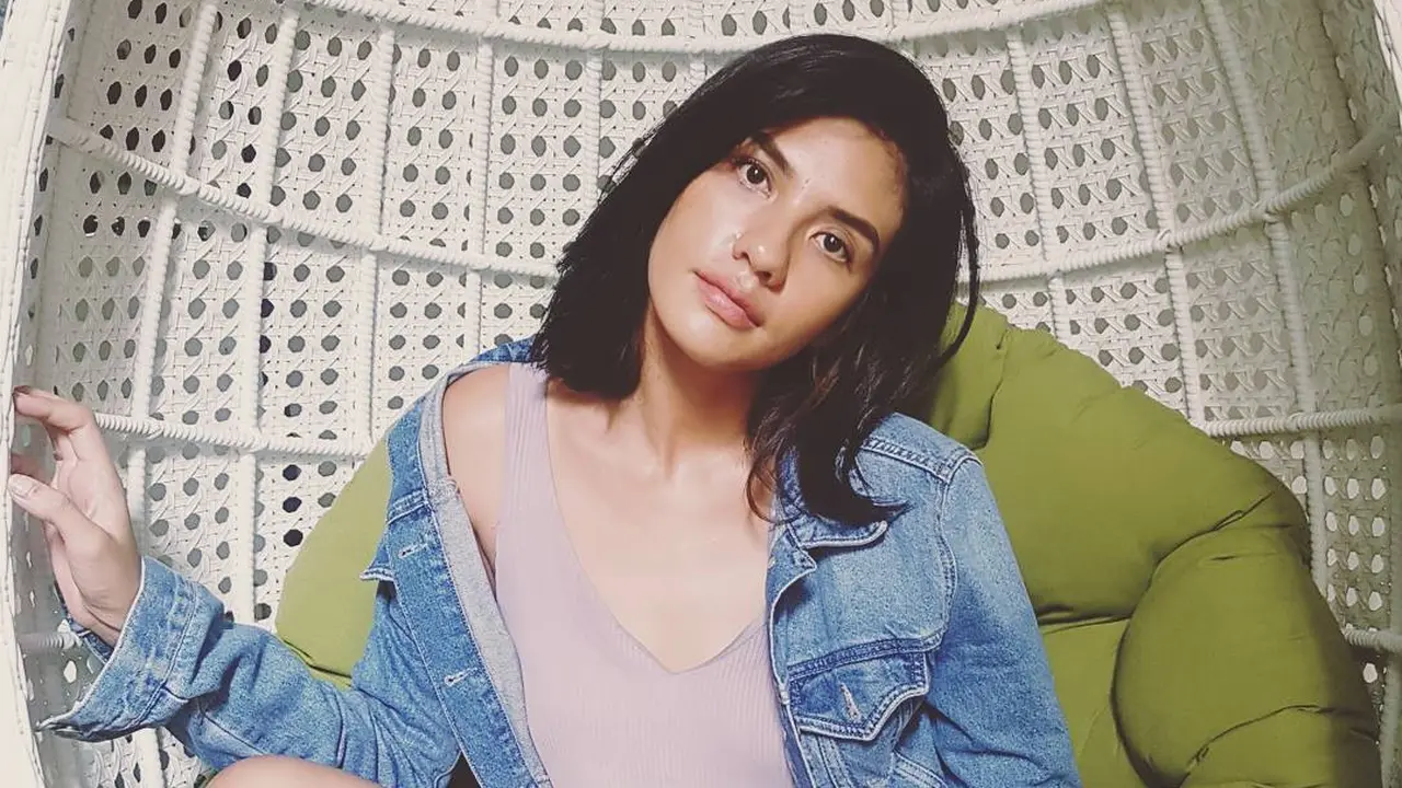 [Bintang] 8 Potret Nadila Ernesta yang Cantik dan Seksi