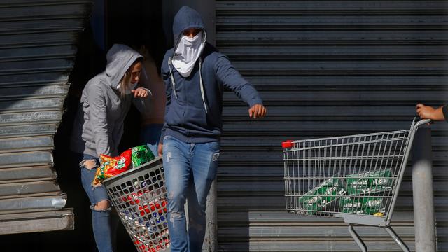 Aksi Penjarahan di Tengah Rusuh Chile