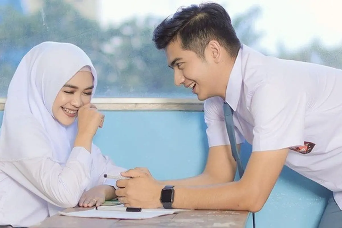 7 Pemotretan Prewedding Terbaru Ria Ricis dan Teuku Ryan, Bertema Anak Sekolahan
