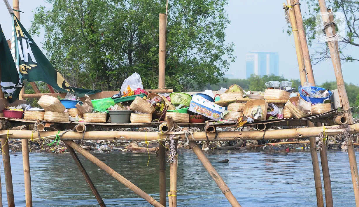 Nadran laut atau sedekah laut ini merupakan wujud syukur antara manusia, alam serta Tuhan atas keberkahan laut yang melimpah. (merdeka.com/Imam Buhori)