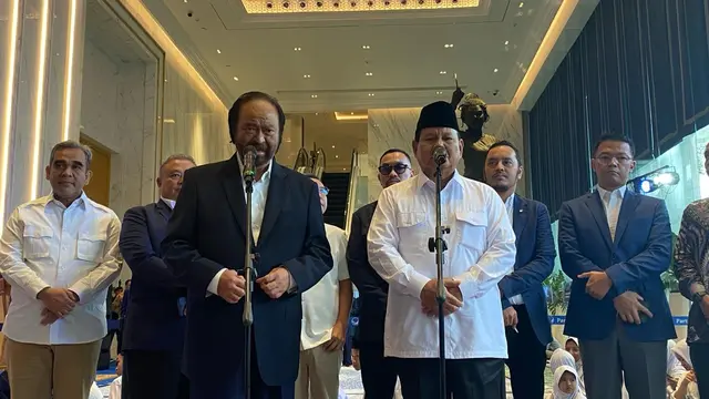 Ketua Umum Partai Gerindra Prabowo Subianto melakukan pertemuan dengan Ketua Umum Partai Nasional Demokrat (NasDem) Surya Paloh.  (Muhammad Genantan Saputra/Merdeka.com)