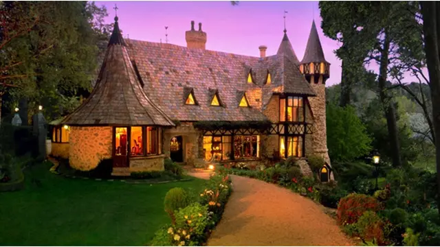 Courtesy HotelInfo.com