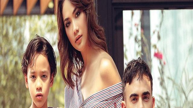 Pose Seksi Bunga Citra Lestari Bersama Anak Dan Suami Lifestyle Liputan6 Com
