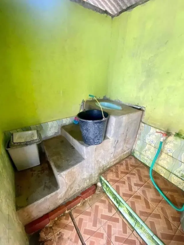 6 Potret WC Penuh Effort Ini Bikin Tepuk Jidat, Ribet ketika Buang Air
