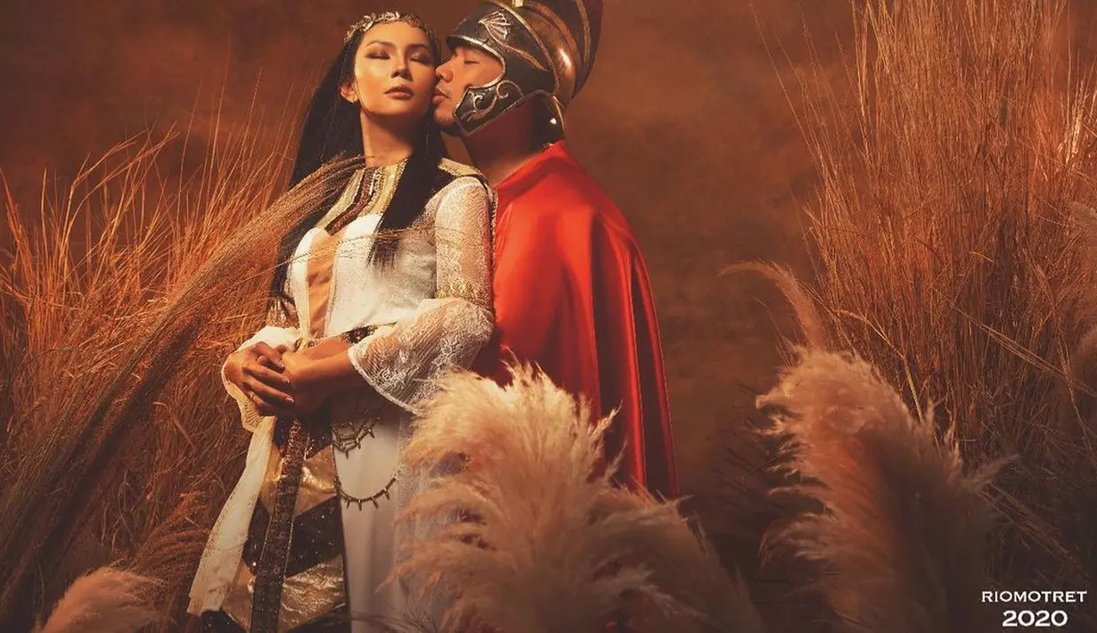 “Betawian karena aku kan betawian, Kalina juga betawian. Insya Allah ada nanti palang pintunya. Ini lagi disiapin budayaannya. Penginnya ada tari-tariannya juga, cuma lagi diobrolin semua,” ungkap Vicky Prasetyo. (Instagram/vickyprasetyo777)