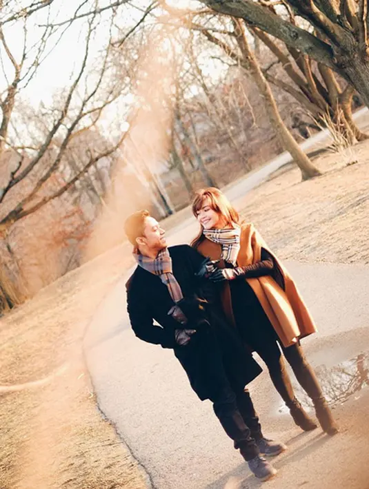 Sheza yang telah resmi dinikahi Surya hari ini, Sabtu (12/8/2017) pun ternyata punya pemikiran yang sama soal pacaran. Ia hanya memanjatkan doanya kepada Sang Pencipta untuk dipertemukan dengan jodohnya. (Instagram/shezaidris)