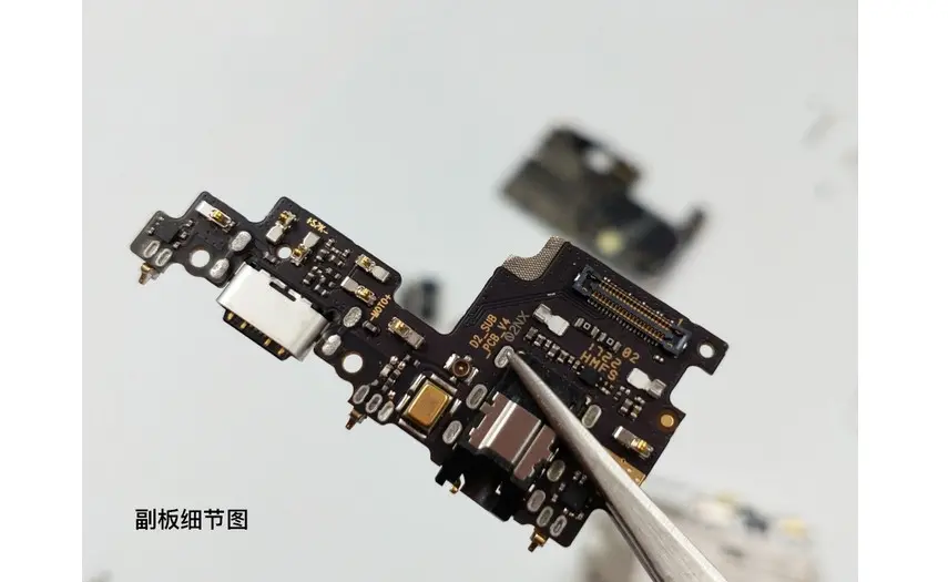 	Papan USB Type C Mi 5X (Sumber: Gizmochina)