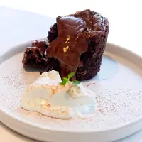 Ilustrasi Hot Fudge Pudding Cake./Copyright shutterstock.com/g/aonip