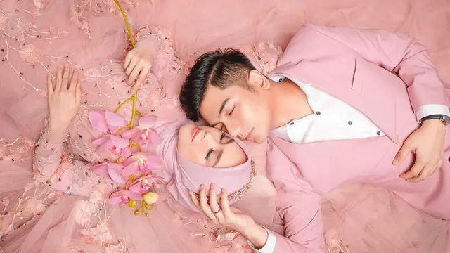 8 Potret Mesra Ria Ricis dan Teuku Ryan, Unggahan Soal Penyebab Rumah Tangga Hancur Jadi Sorotan