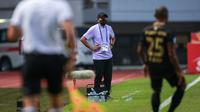 Pelatih kepala Rans Nusantara FC, Rahmad Darmawan saat laga pekan ke-7 BRI Liga 1 2022/2023 antara Rans Nusantara FC melawan Barito Putera di Stadion Pakansari, Bogor, Senin (29/8/2022). (Bola.com/Bagaskara Lazuardi)