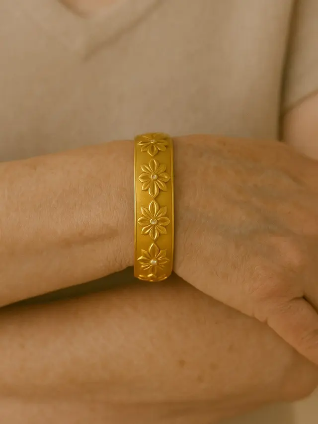 Model Gelang Emas untuk Usia 50 Tahun ke Atas