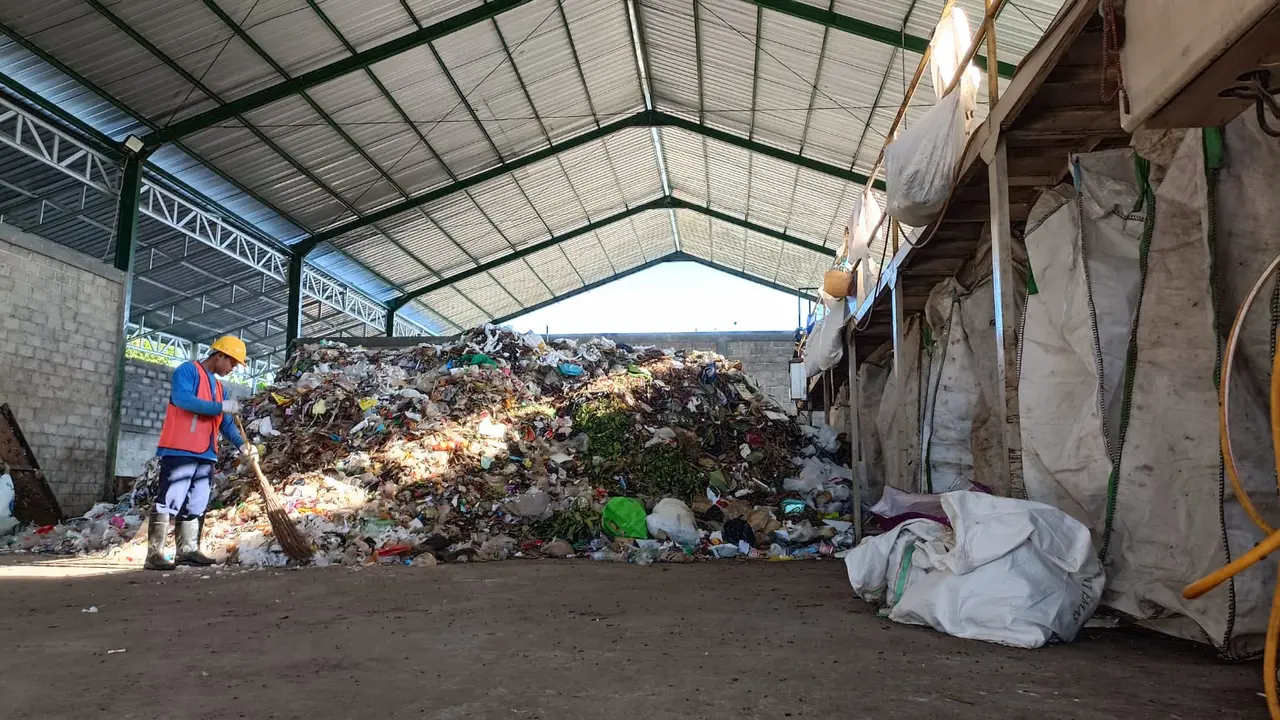 Tempat Pengolahan Sampah Reduce, Reuse, and Recycle