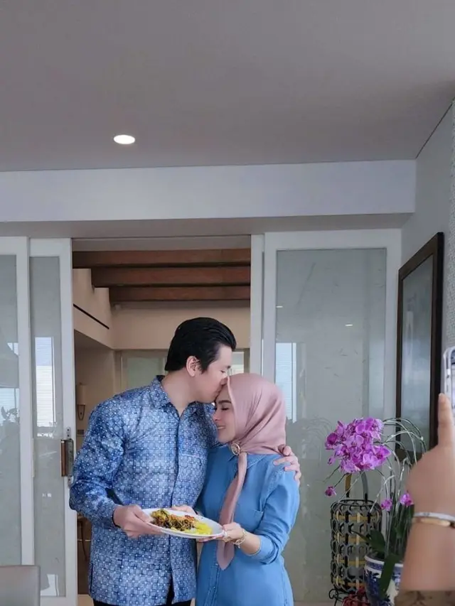 6 Potret Ulang Tahun Reino Barack, Ada Nasi Tumpung Hingga Kue Kamen Rider