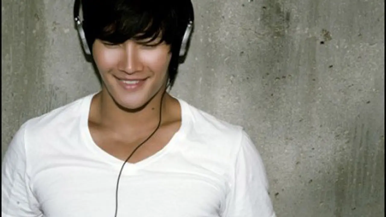 Kim Jong Kook Mulai Gelar Konser Dunia