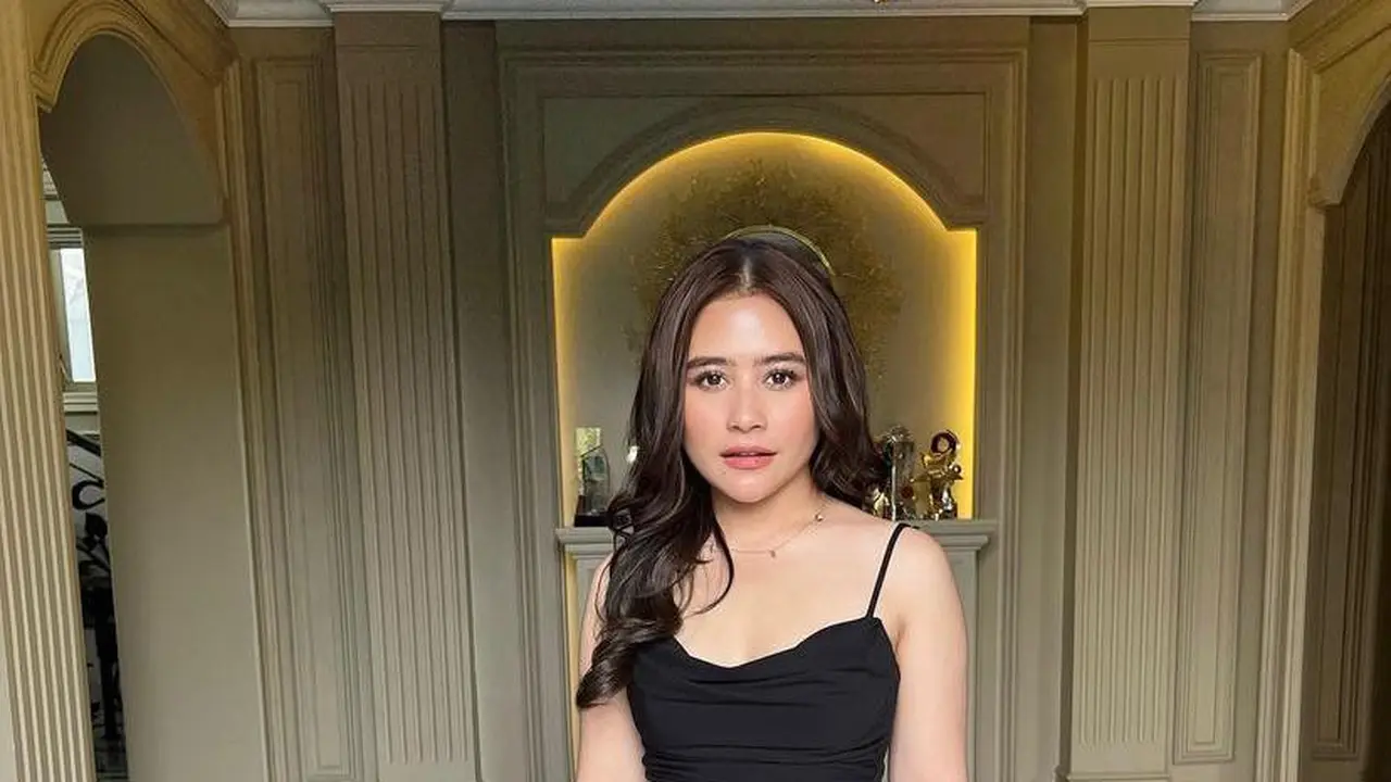 6 Pesona Prilly Latuconsina Pakai Gaun Hitam, Semakin Memukau di Usia 25 Tahun