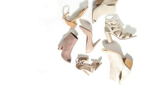 Berbagai jenis sepatu perempuan. (dok. Unsplash/Jaclyn Moy)