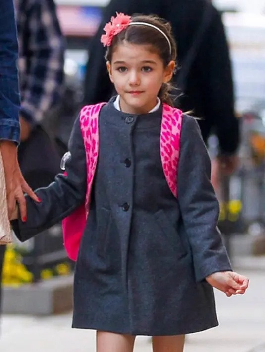 Meskipun usianya tergolong amat belia, Suri Cruise memiliki gaya khas yang mampu menarik perhatian.  (via instagram@cruisesuri/Bintang.com)