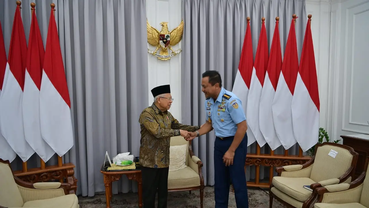 Kepala Staf TNI Angkatan Udara (Kasau) Marsekal TNI M. Tonny Harjono menemui Wakil Presiden (Wapres) Ma’ruf Amin di kediaman resmi Wapres, Jakarta Pusat, Senin siang (22/07/2024) (BPMI Setwapres)