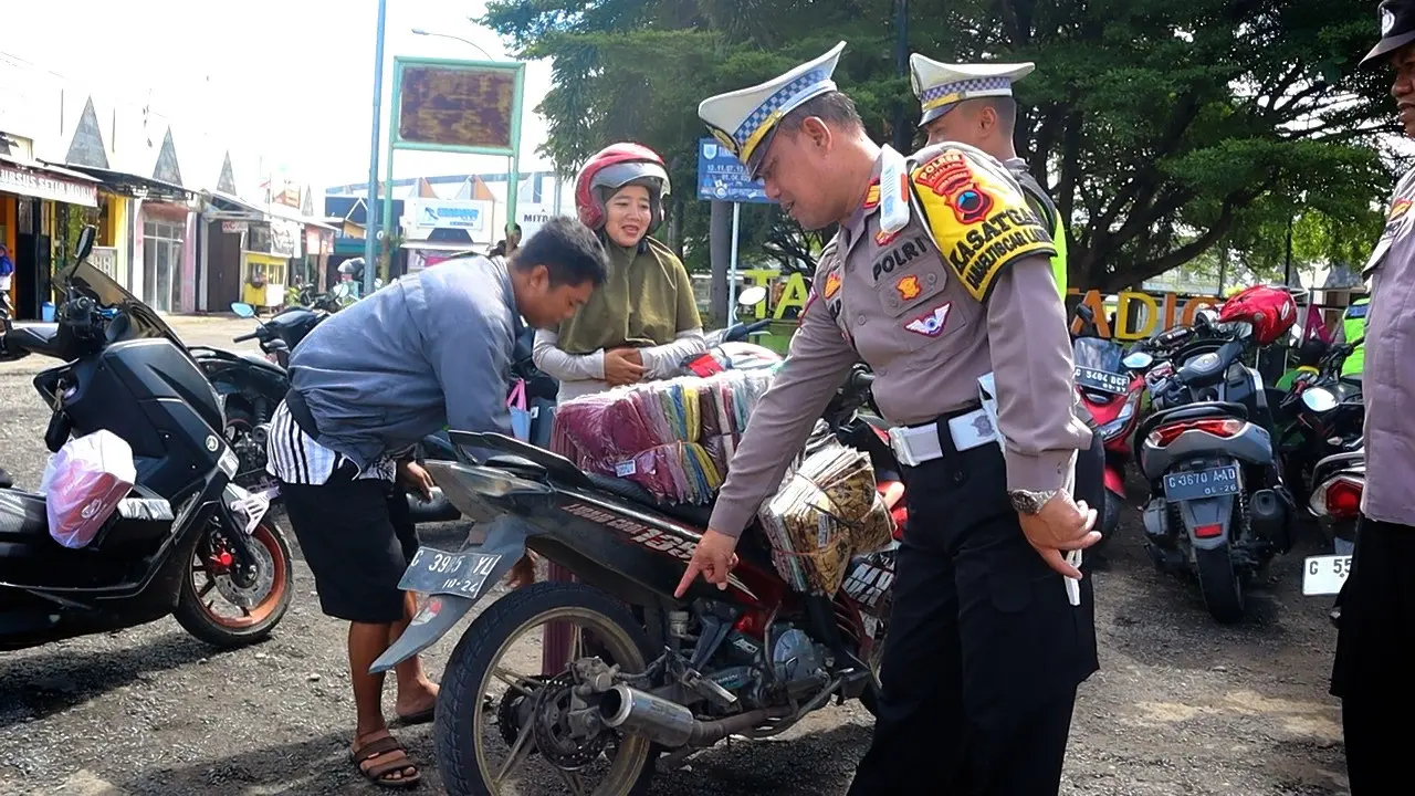 Razia knalpot brong di Pemalang. (Foto: Liputan6.com/Polres Pemalang)