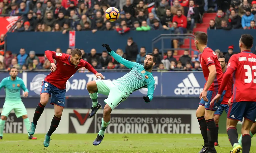 Barcelona saat mengalahkan Osasuna 3-0 di laga pertama La Liga. (AFP/Cesar Manso)