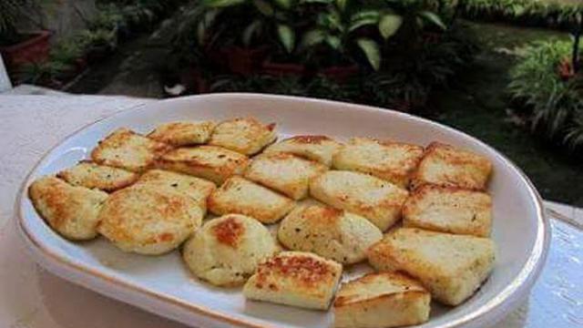 Keju dangke khas Kabupaten Enrekang (Liputan6.com/ Eka Hakim)