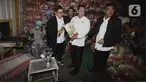Kabareskrim Polri Komjen Pol Listyo Sigit Prabowo (kedua kiri) meninjau ketersediaan beras di gudang PT Food Station Tjipinang Jaya, Jakarta, Rabu (18/3/2020). Kabareskrim mengatakan ketersediaan bahan pokok khususnya beras di Jakarta cukup hingga Hari Raya Lebaran 2020. (merdeka.com/Iqbal Nugroho)