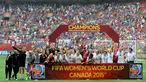 Para pemain AS melakukan Selebrasi usai memenangkan gelar juara Piala Dunia wanita 2015 di BC Place, Kanada, Senin (6/7/2015). Amerika berhasil mengalahkan Jepang dengan skor 5-2.  (Reuters/Anne Marie Sorvin)