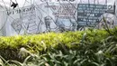 Massa Forum Umat Islam membawa spanduk berisi tuntutan saat menggelar 'Apel Siaga Umat untuk Pemilu Bersih, Jujur, dan Adil' di depan Kantor KPU, Jakarta, Minggu (31/3). Massa menolak segala bentuk kecurangan dalam Pemilu yang akan berlangsung 17 April mendatang. (Liputan6.com/Immanuel Antonius)