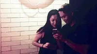 Sulli eks f(x) Pamer Foto Intim dengan Choiza, Netizen Syok