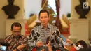 Ketua Kogasma Partai Demokrat Agus Harimurti Yudhoyono atau AHY memberi keterangan usai bertemu dengan Presiden Joko Widodo atau Jokowi di Istana Merdeka, Jakarta, Kamis (2/5/2019). (Liputan6.com/Angga Yuniar)