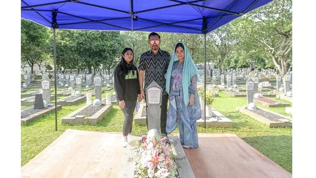 6 Momen AHY Ziarah 1 Tahun Kepergian Ani Yudhoyono, Cerita Didatangi Lewat Mimpi