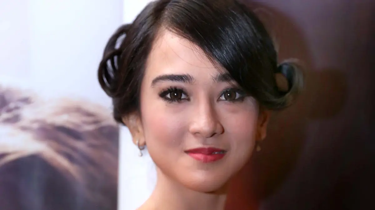 Ertalab porno qahva va oshxonada jinsiy aloqa