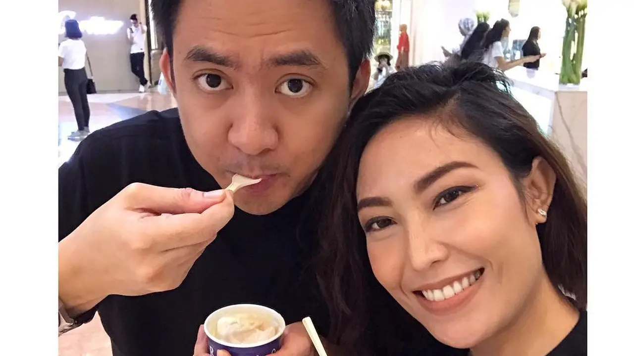 [Bintang] Ayu Dewi dan Regi Datau