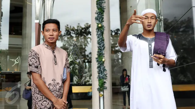 20161216-Timnas-Indonesia-Salat-Jumat-HEL