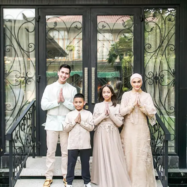 6 Potret Lebaran Futri Zulya Putri Zulkifli Hasan, Rayakan Bareng Verrell Bramasta